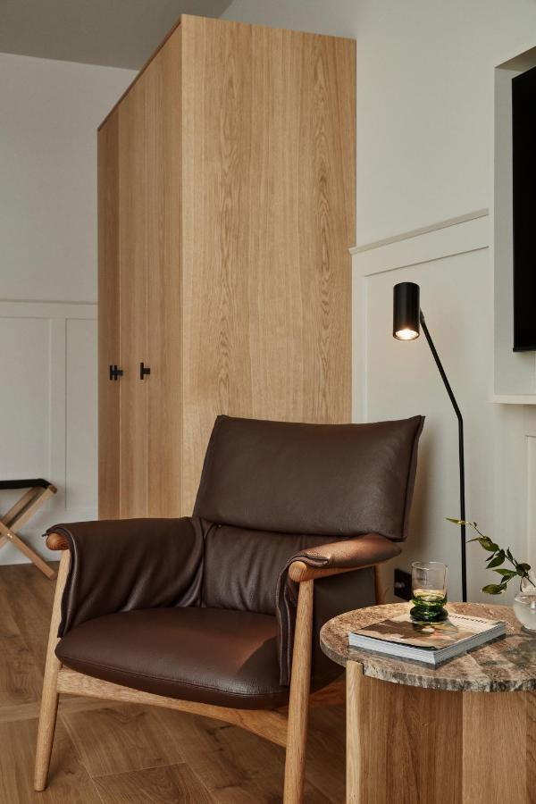 Runo Hotel Порвоо Экстерьер фото Floor lamp
